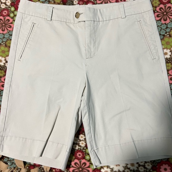 Women’s Docker Shorts - Picture 4 of 11